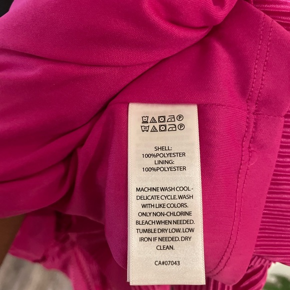 Sincerely Jules Fuscia dress. - Picture 2 of 11